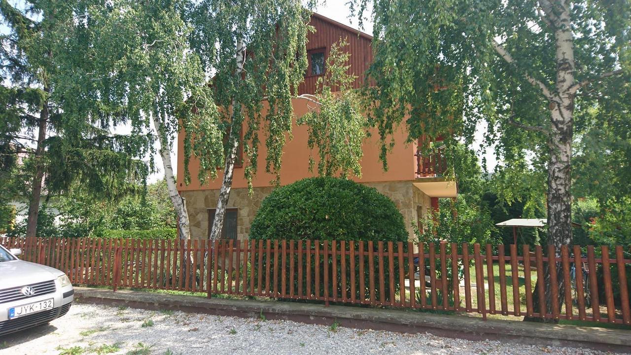 Rita Apartman Денешдиаш Экстерьер фото