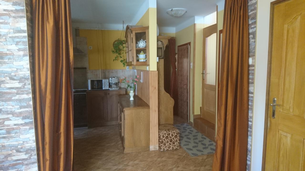 Rita Apartman Денешдиаш Экстерьер фото
